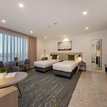 Littomore Suites Kingswood 펜리스 외부 사진
