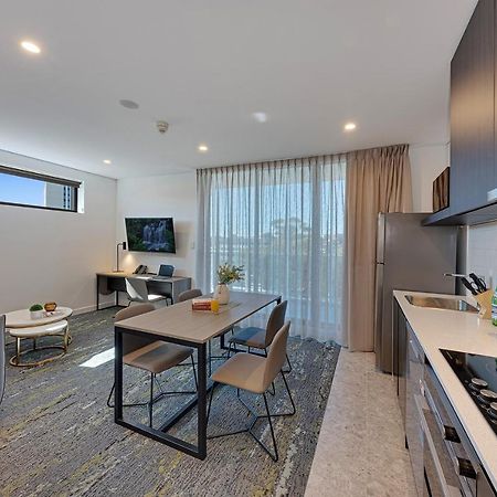 Littomore Suites Kingswood 펜리스 외부 사진