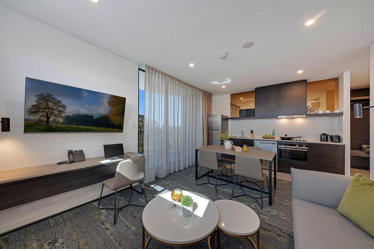 Littomore Suites Kingswood 펜리스 외부 사진