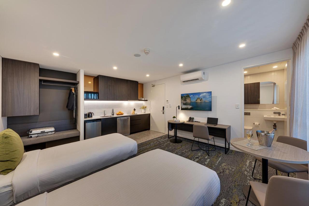 Littomore Suites Kingswood 펜리스 외부 사진