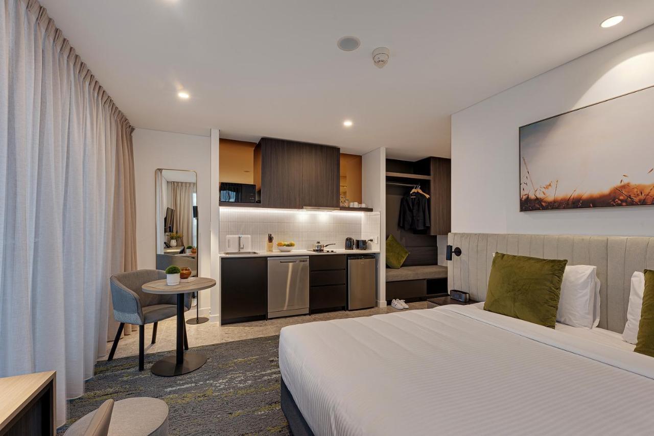 Littomore Suites Kingswood 펜리스 외부 사진