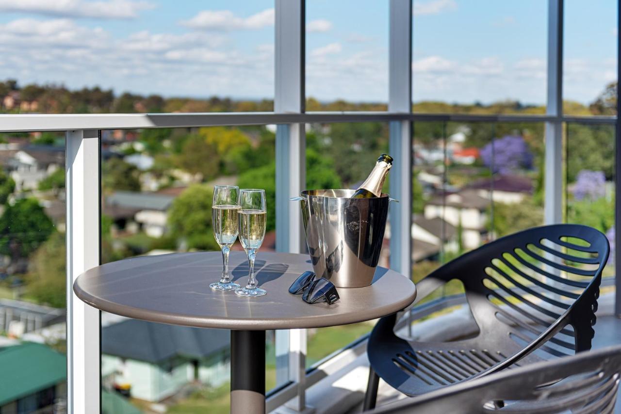 Littomore Suites Kingswood 펜리스 외부 사진