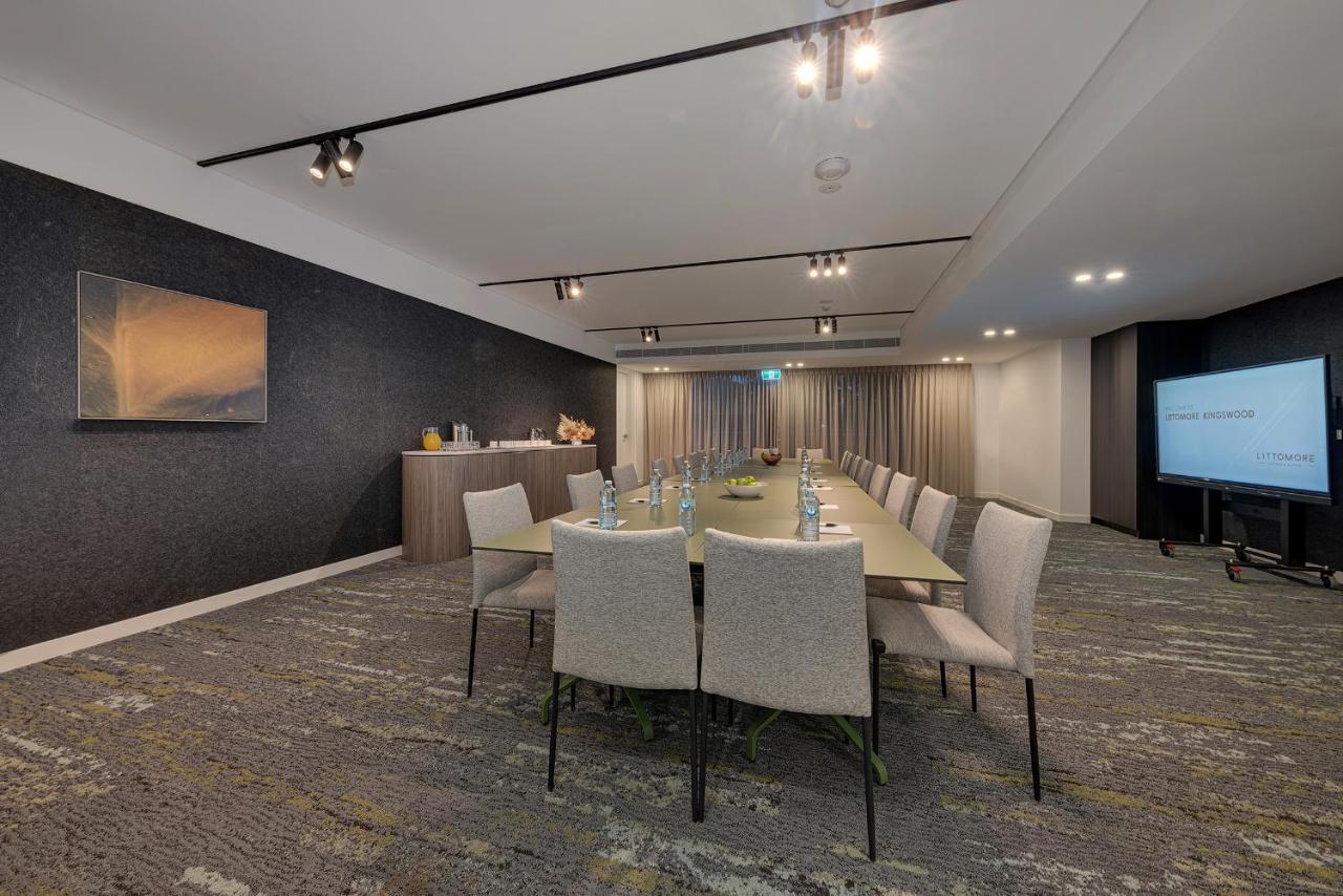 Littomore Suites Kingswood 펜리스 외부 사진